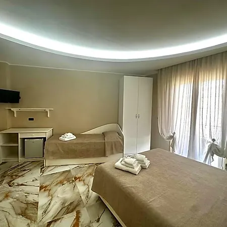 Narcisse 3*